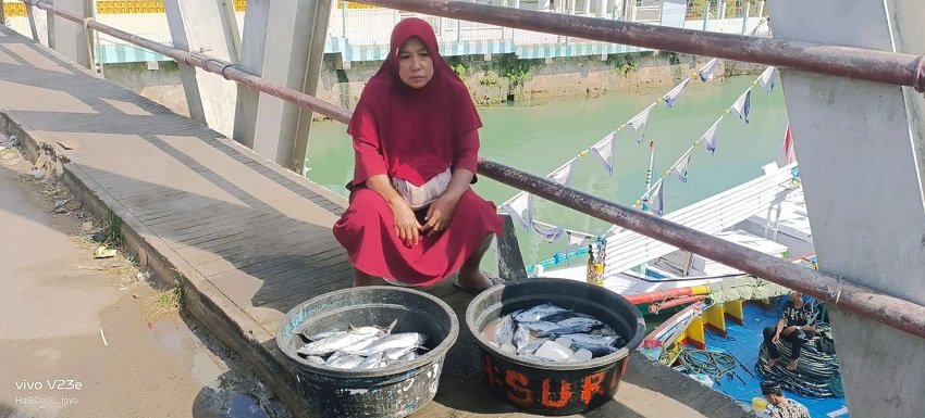 Cerita Ibu Siana, Pedagang Ikan yang Merasakan Manfaat Menabung di BMT NU Jatim